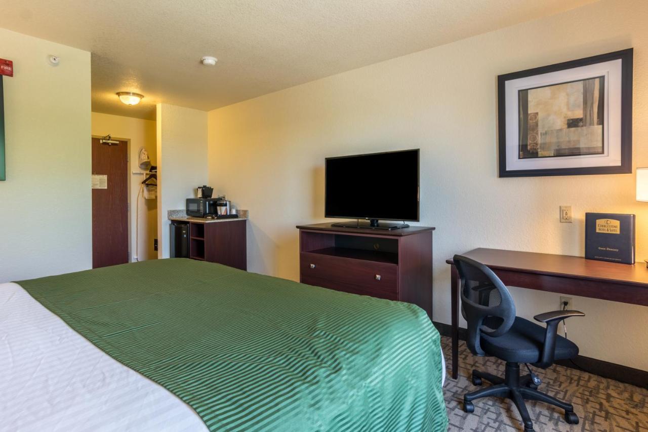 Cobblestone & - Hotel Erie