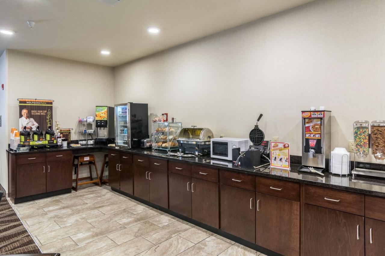 Hotel Cobblestone & -